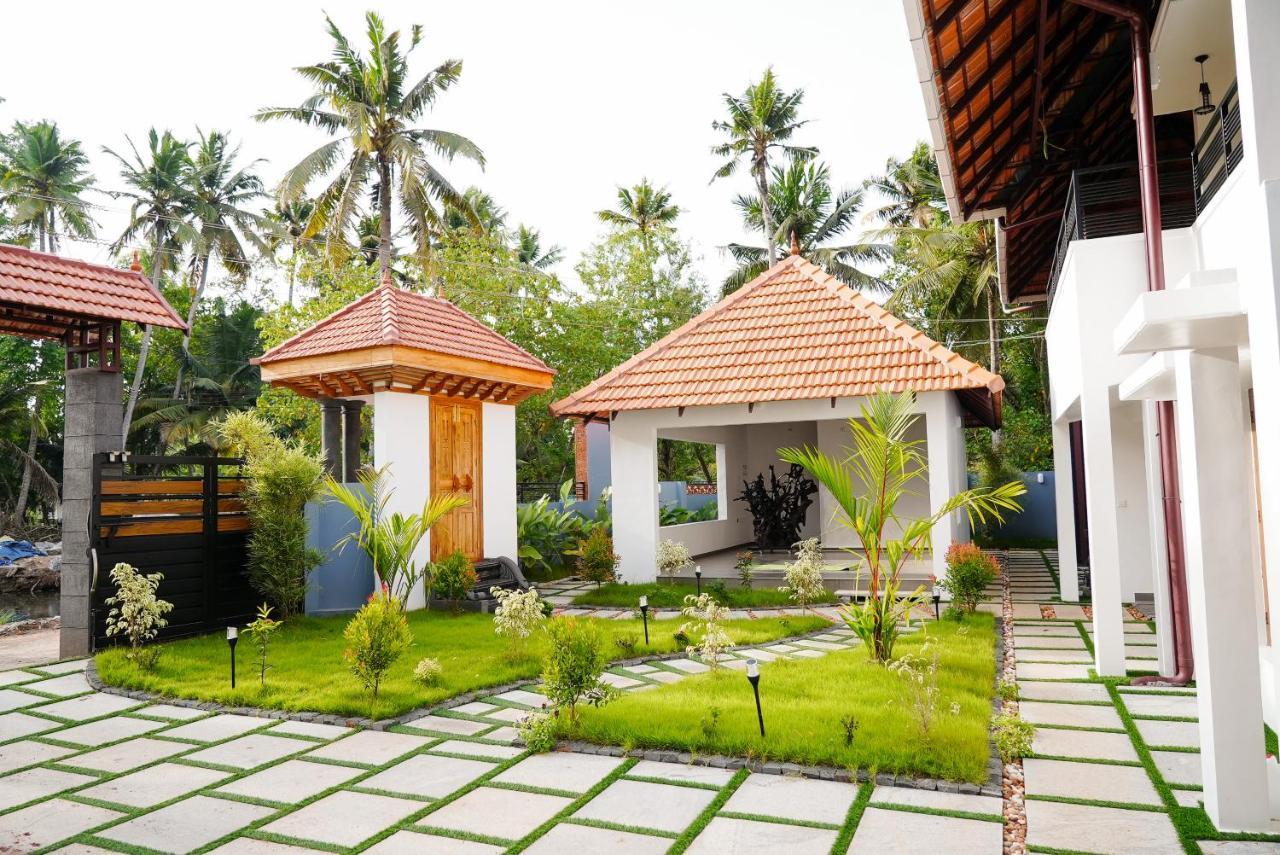 Kalloos Island Backwater Resort Kollam Exterior photo