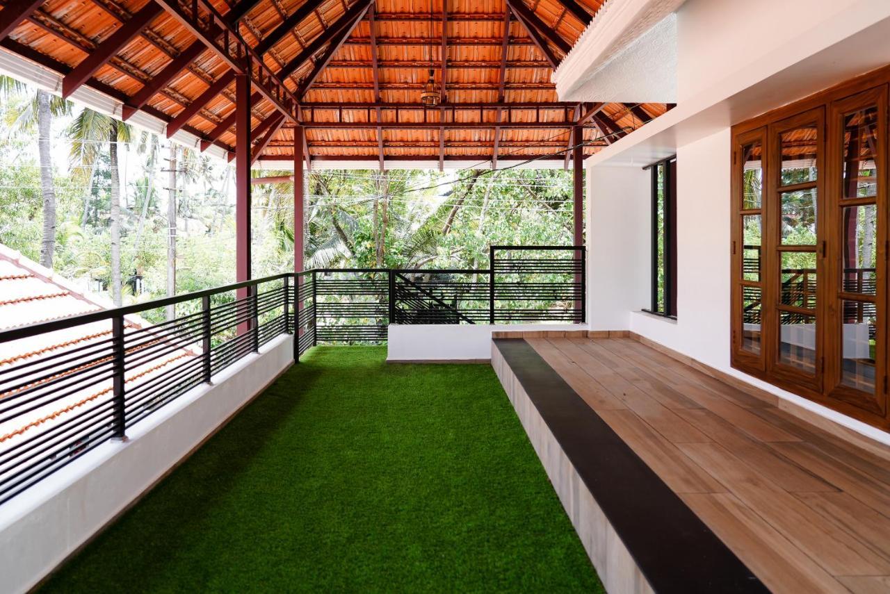 Kalloos Island Backwater Resort Kollam Exterior photo